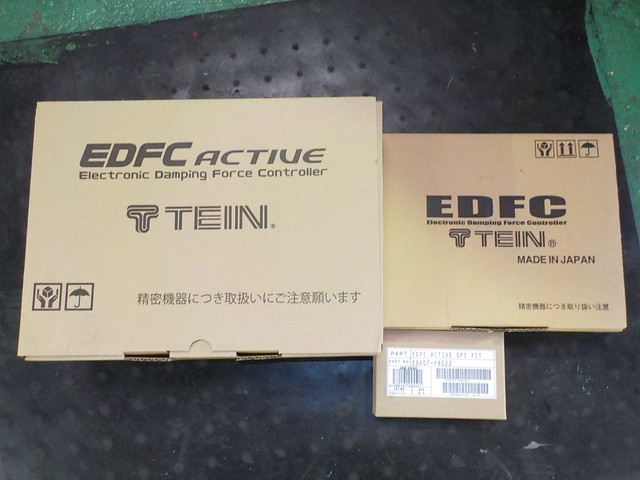 ZC33S　スイフトスポーツ　TEINのEDFC PRO取り付け