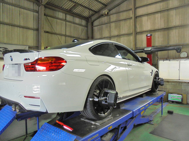 BMW　M4　F82　四輪アライメント調整