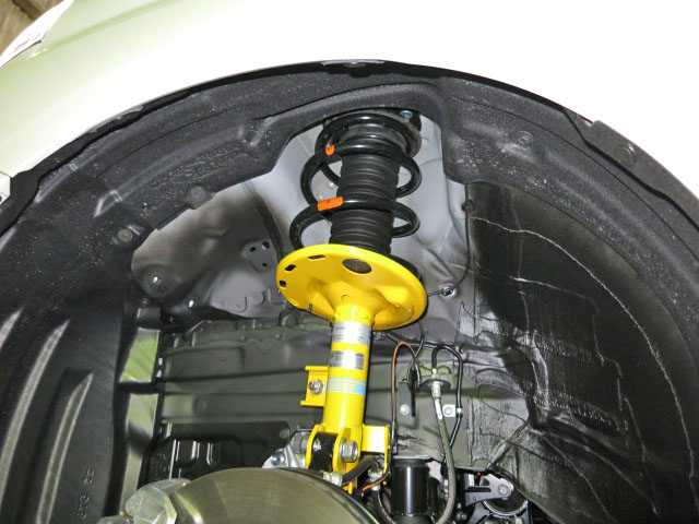 AGH35 ヴェルファイア ビルシュタインB6 ショックに交換 タワーバー 四輪アライメント ｜ 持ち込み取付専門プロショップ パーツショップ