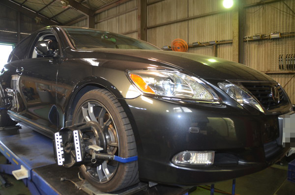 URS190 レクサス GS460 車高調整と四輪アライメント調整