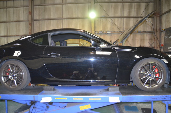 BRZ ZN6 BLITZ ZZ-R DAMPER車高調交換と四輪アライメント調整