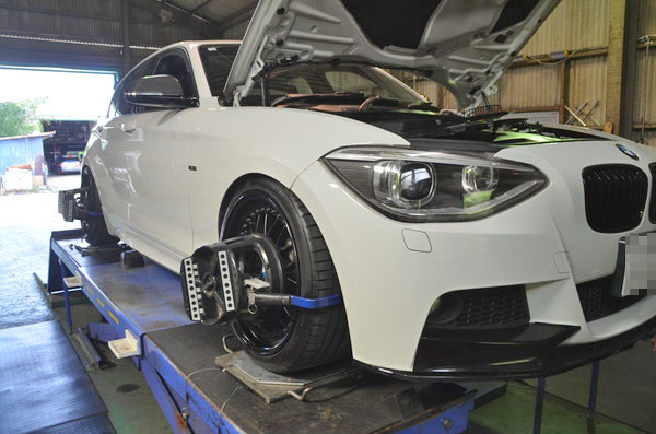 F20 BMW 116 四輪アライメント調整