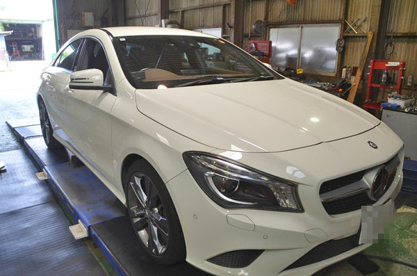 CLA180 メルセデス・ベンツ フロントアッパーマウント交換