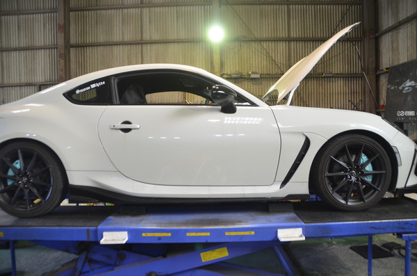 GR86 ZN8 BLITZ ZZ-R DAMPER車高調取付と四輪アライメント調整