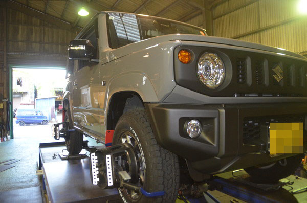 JB64W ジムニー ショックアブソーバー交換 スタビリンク交換 四輪アライメント調整