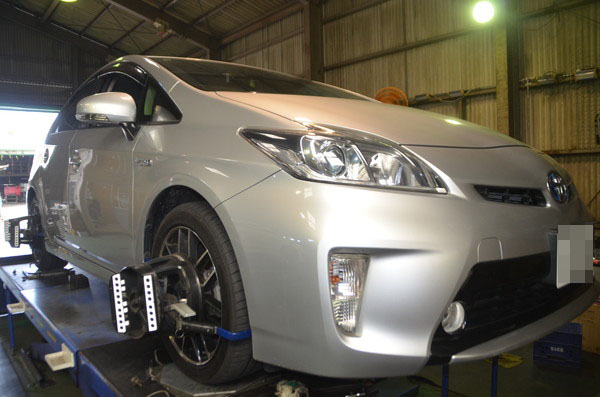 ZVW30 プリウス 四輪アライメント調整