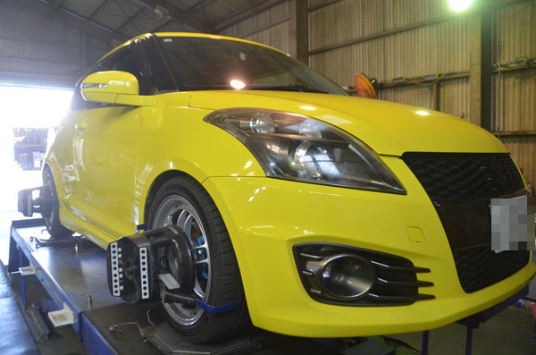 スイフトスポーツ ZC32S 1G締め直しと四輪アライメント調整