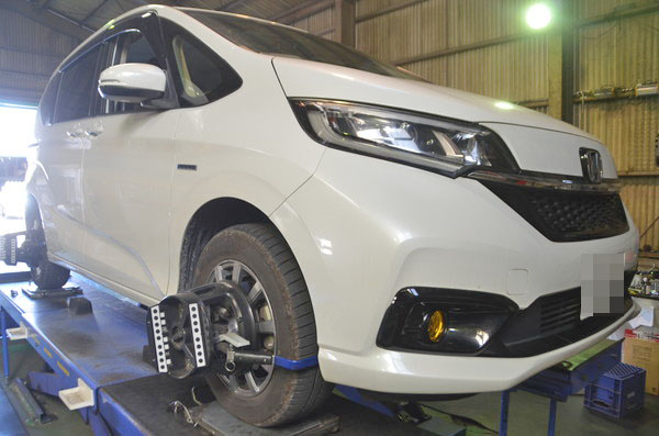 フリードハイブリッド GB8 四輪アライメント調整