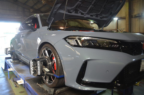 FL5 シビックタイプR 1G締め直しと四輪アライメント調整