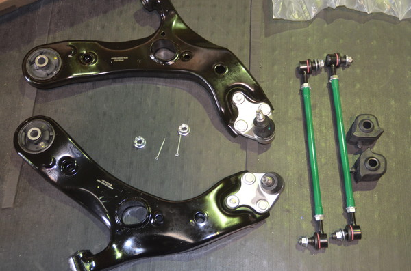 ZVW41 プリウスアルファ フロントロアアーム、スタビリンク、スタビブッシュ 交換作業