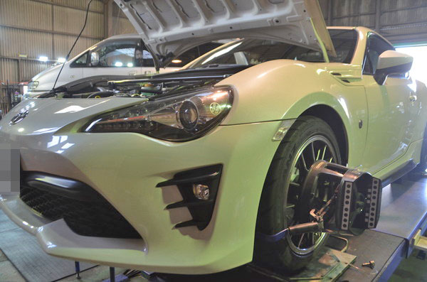 ZN6 86 四輪アライメント調整