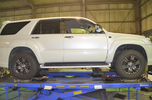 TRN215W ハイラックスサーフ サスペンション交換と四輪アライメント調整