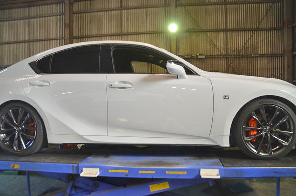 LEXUS IS300h ダウンサス交換と四輪アライメント調整