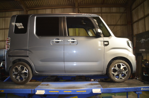 ウェイク LA700S リフトアップコイルに交換と四輪アライメント調整