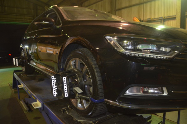 Volkswagen passat B8 四輪アライメント調整