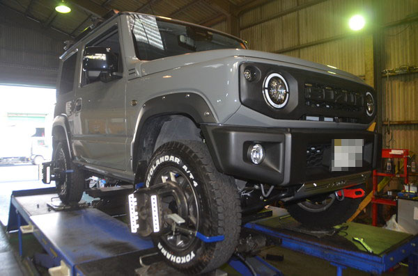 JB64W ジムニー キャスターブッシュ交換と四輪アライメント調整