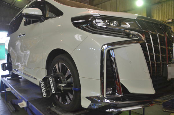 AGH30W アルファード 四輪アライメント調整