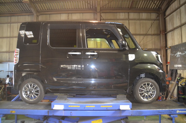 LA710S ウェイク リフトアップコイルに交換と四輪アライメント調整