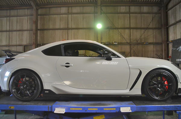 GR86 ZN8 車高調取付と四輪アライメント調整