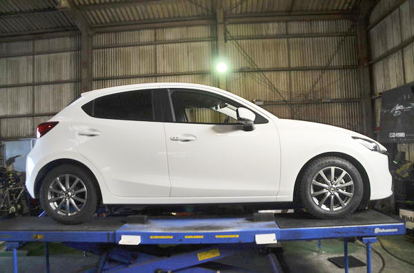 MAZDA2 マツダ2 DJLFS ダウンサス交換と四輪アライメント調整