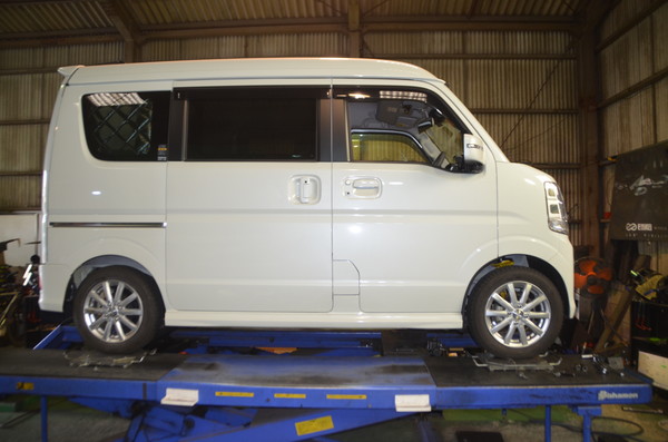 エブリィ DA17W サスペンション交換 四輪アライメント調整
