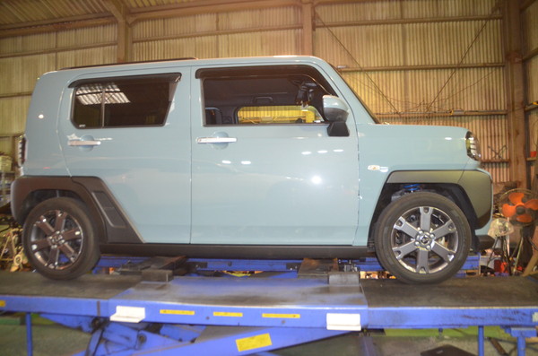 LA900S タフト ダウンサスに交換と四輪アライメント調整