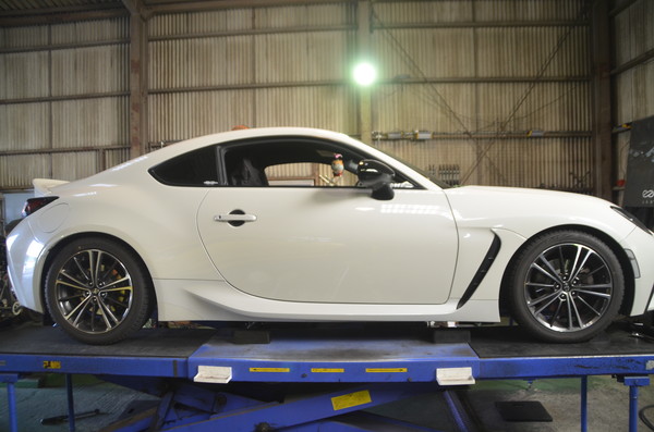 ZN8 GR86 ダウンサスに交換と四輪アライメント調整