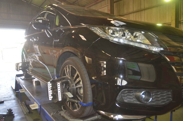 RC4 オデッセイ アブソリュート 1G締め直しと四輪アライメント