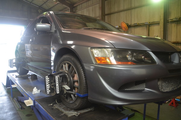 ランサーエボリューション8MR CT9A 1G締め直し と 四輪アライメント