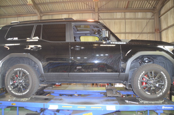 TRJ250W ランクル250 ACCイージアップ取付 四輪アライメント調整