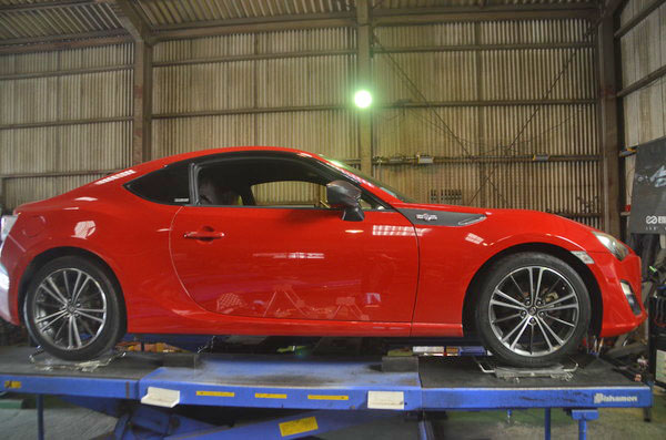 ZN6 86 サスペンション交換と四輪アライメント