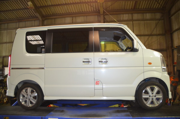 エヴリィワゴン DA64W ショック交換と四輪アライメント調整