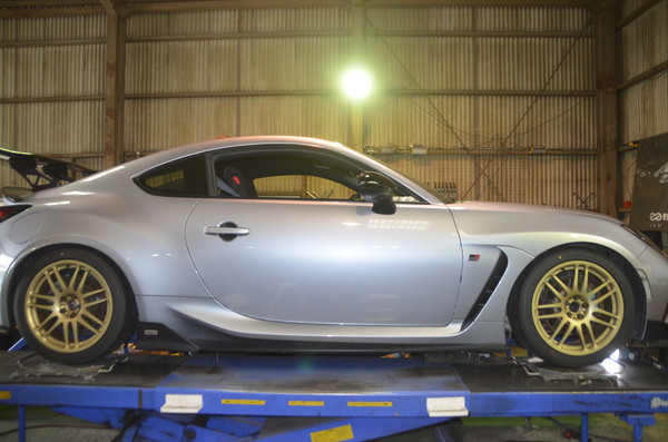 GR86 ZN8 車高調交換と四輪アライメント