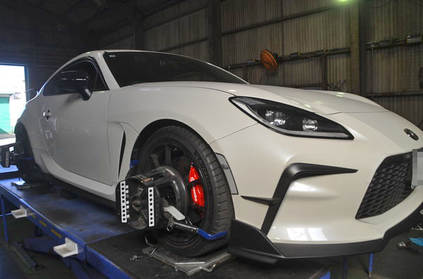 GR86 ZN8 リアロアアーム交換 キャンバーボルト 四輪アライメント