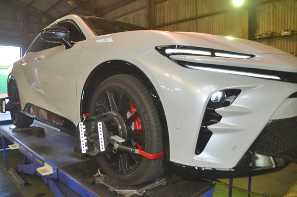 AZSH37W クラウンスポーツ PHEV 四輪アライメント調整