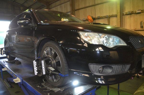 BP5 レガシィ 四輪アライメント調整