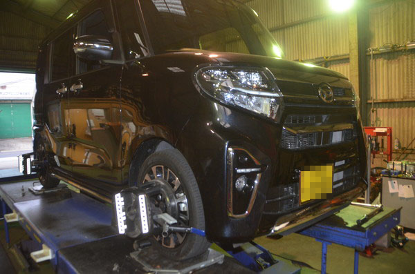 タント LA650S 四輪アライメント 1G締め直し