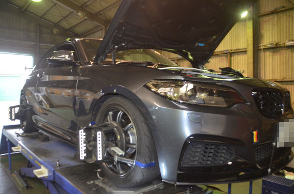 BMW F22 M235i 車高の調整 四輪アライメント調整