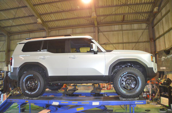 TRJ250W ランクル250 ACC イージアップ取り付け 四輪アライメント