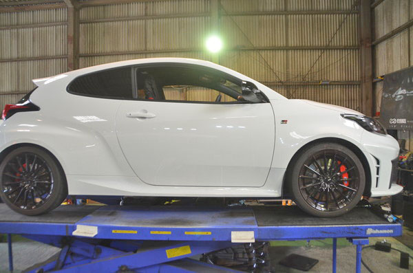 GRヤリス GXPA16 ダウンサスに交換と四輪アライメント